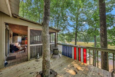 Smith Lake - A 3 bedroom and 2 bathroom rustic lake cottage just - photo 23