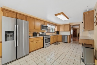 Welcome home to the highly sought-after Stephenson Park - photo 4
