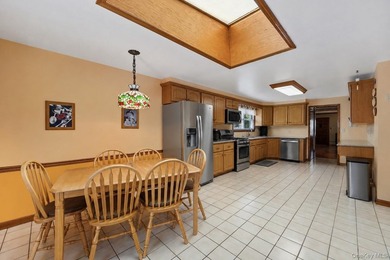 Welcome home to the highly sought-after Stephenson Park - photo 6