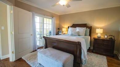 Best-priced 3 bdrm waterfront corner-unit condo available! Enjoy - photo 34