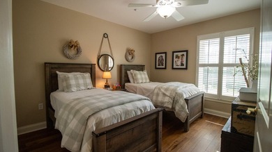 Best-priced 3 bdrm waterfront corner-unit condo available! Enjoy - photo 38