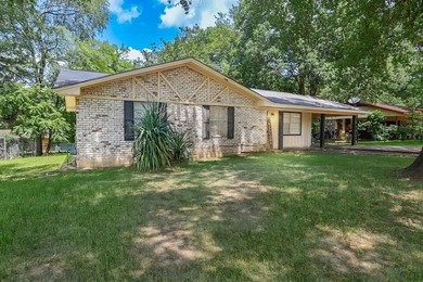 Full of charm, this inviting 3-bedroom, 2-bath home is proof - photo 4