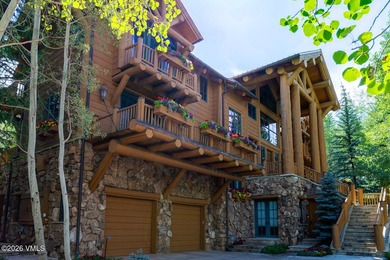 Offered for the first time, this exceptional custom-built - photo 2