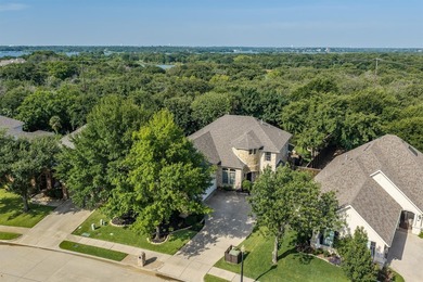 Experience the best of lake living in one of Hickory Creek's - photo 4