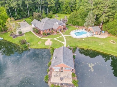 (private lake, pond, creek) Home For Sale in Jacksonville Alabama