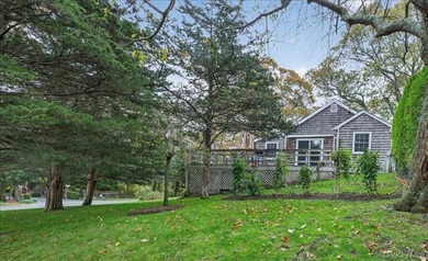 Charming cottage in walking distance to Long Beach and just - photo 1