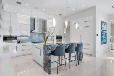 A commanding presence on Royal Palm Yacht & Country Club's Grand - photo 14