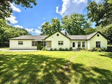305 Geddes Avenue presents an excellent opportunity for - photo 1