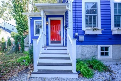 Experience the perfect blend of historic Newport charm and - photo 2