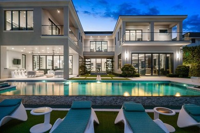 A commanding presence on Royal Palm Yacht & Country Club's Grand - photo 24