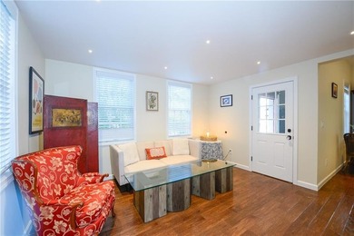 Experience the perfect blend of historic Newport charm and - photo 4