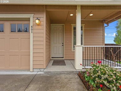 Well-maintained home sits on a premium greenbelt lot that is - photo 3