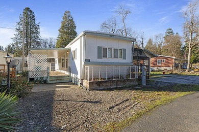 Rogue River Home For Sale in Shady Cove Oregon