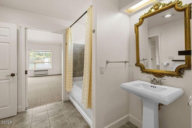 Rare, 5 bedroom, universally designed, lakefront, income - photo 52