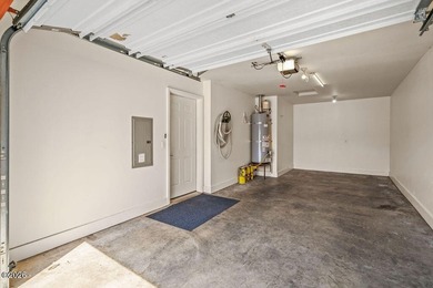 Rare, 5 bedroom, universally designed, lakefront, income - photo 59