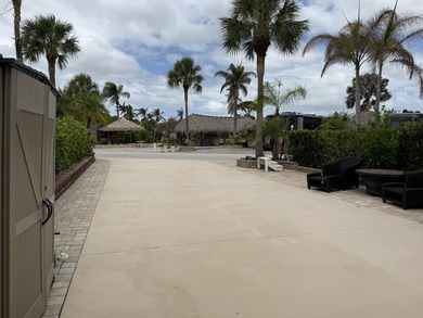 Beautiful lot looking out at the golf course. Enjoy this lot - photo 1