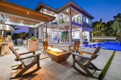 Experience refined waterfront living in this stunning Ocean - photo 8