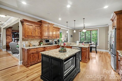 Fabulous SMART CONSTRUCTION home has it all--privacy, desirable - photo 11