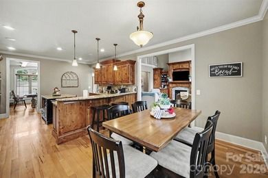 Fabulous SMART CONSTRUCTION home has it all--privacy, desirable - photo 14