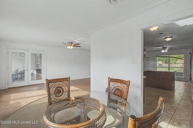 Beautifully updated 3-bedroom, 2-bath home tucked away on a - photo 14