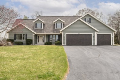 Lake Home For Sale in Pewaukee, Wisconsin