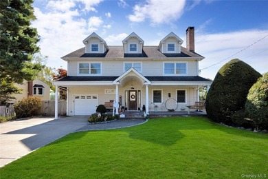 Experience luxury living in this sprawling custom Center Hall - photo 1