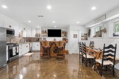 Welcome to your private lakeside retreat on the shores of Lake - photo 8