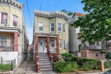 Exceptional opportunity in the sought-after Westchester Square - photo 1