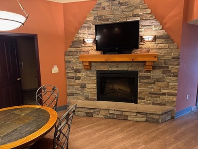 Welcome to the beautiful Chula Vista! Located right off the - photo 7