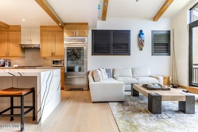 Riverfront Lodge #400 is a rare top-floor 3-bedroom residence - photo 8
