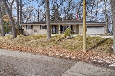 Harper Creek Ranch with private lake access featuring 3 bedrooms - photo 2