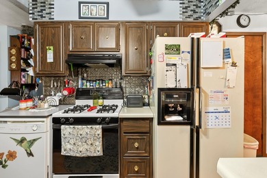 Harper Creek Ranch with private lake access featuring 3 bedrooms - photo 10