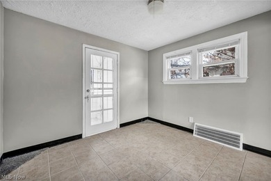 Welcome home to this beautifully updated and move-in ready - photo 12