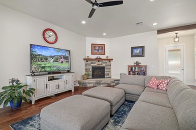 Rare single-level living on nearly an acre inside Grants Pass - photo 14