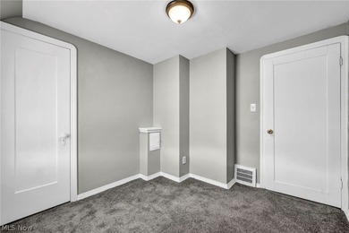 Welcome home to this beautifully updated and move-in ready - photo 26