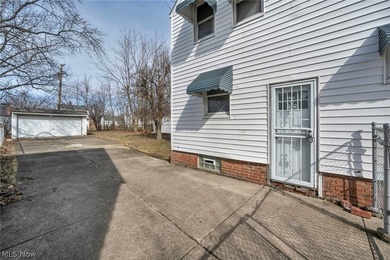 Welcome home to this beautifully updated and move-in ready - photo 31