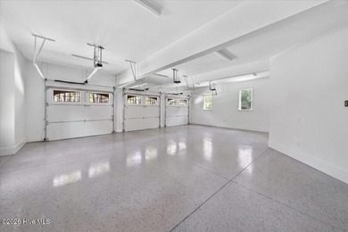 Welcome to 1421 Alpine Creek, a luxurious single-family home in - photo 37