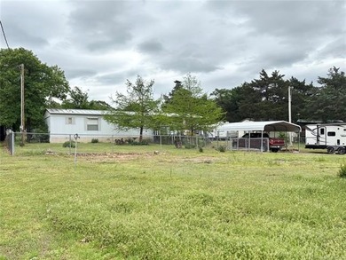 This clean and tidy 2 bed, 2 bath home is located in the highly - photo 5