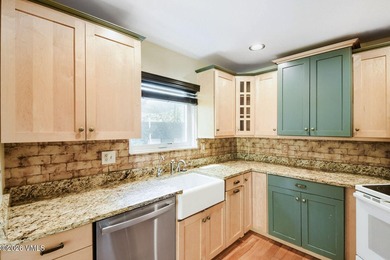 Own the ultimate mountain lifestyle in this primely positioned - photo 5