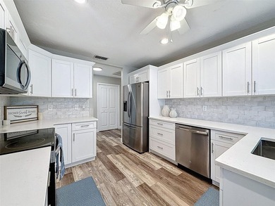 Welcome to your beautifully remodeled home in sunny Tampa Bay! - photo 8