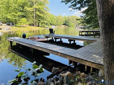 This gorgeous 3 bedroom (+guest suite/flex space) waterfront - photo 2
