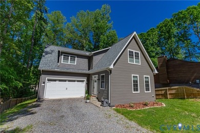This gorgeous 3 bedroom (+guest suite/flex space) waterfront - photo 3