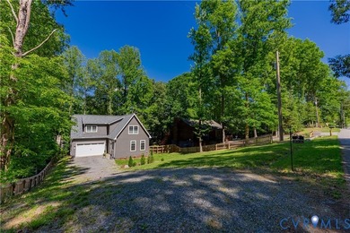 This gorgeous 3 bedroom (+guest suite/flex space) waterfront - photo 4