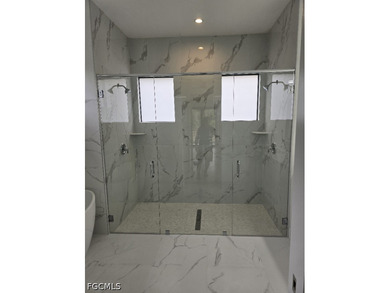 Brand new construction! This 3 bedrooms, 3 bathrooms plus den - photo 8