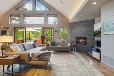 Experience mountain living at its finest in this beautifully - photo 2