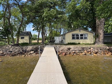 Turn-key cabin on Enemy Swim Lake! Freshly renovated, fully - photo 18
