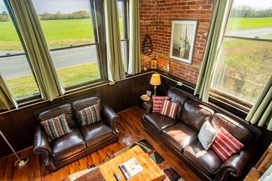 Beautifully preserved brick building with maintained slate roof - photo 21