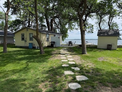 Turn-key cabin on Enemy Swim Lake! Freshly renovated, fully - photo 22