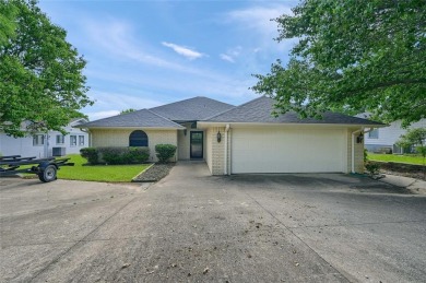 Lake Home For Sale in Lake Kiowa, Texas
