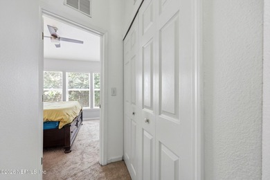 Enjoy comfortable, low-maintenance living in the desirable - photo 11